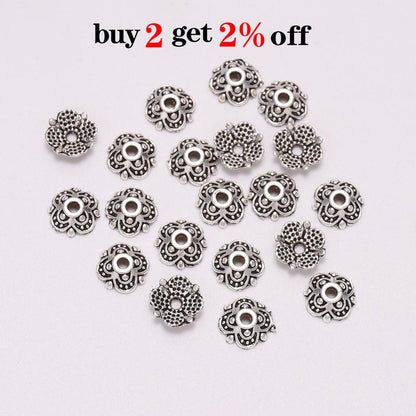 Capuchons de perles de fleurs sculptées tibétaines à 4 pétales de 8 mm, 50 pièces