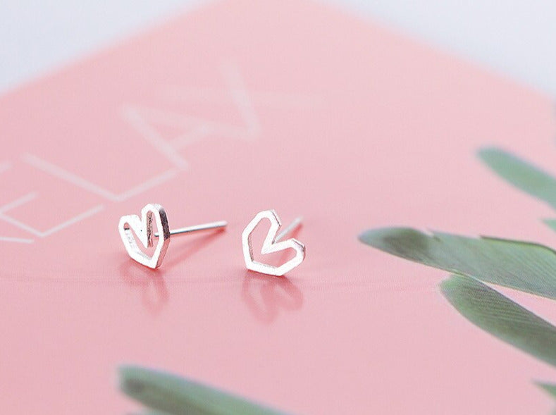 Vintage Frosted Charm Hearts Stud Earrings