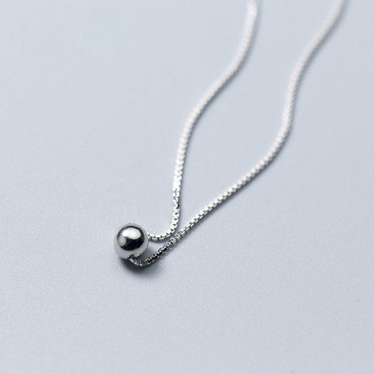 Collier à pendentif en perles simples et minuscules
