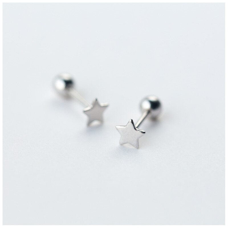 Niedliche kleine Ohrstecker mit Sternen, Herzen und Perlen