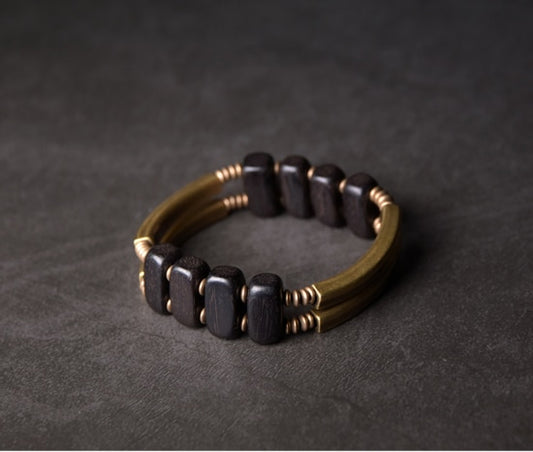 Bracelet à deux rangs, perles en bois d'ébène et alliage de cuivre