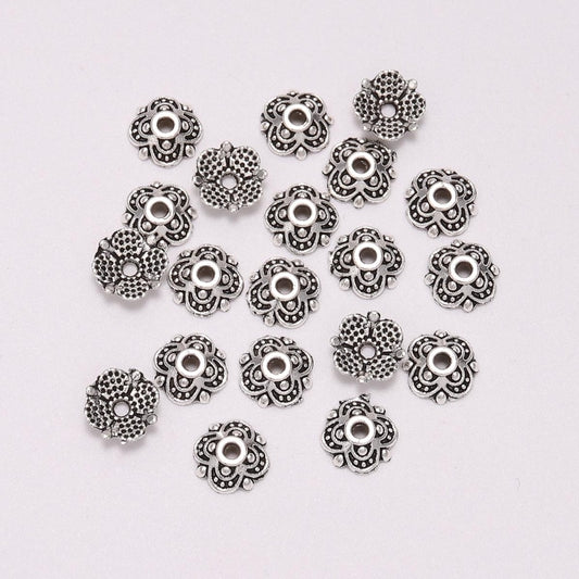 Capuchons de perles de fleurs sculptées tibétaines à 4 pétales de 8 mm, 50 pièces