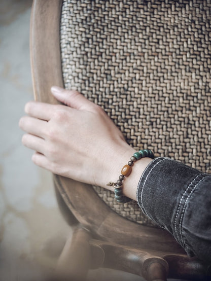 Natural Green Bodhi Seed Bracelet with Brass Metal Beads