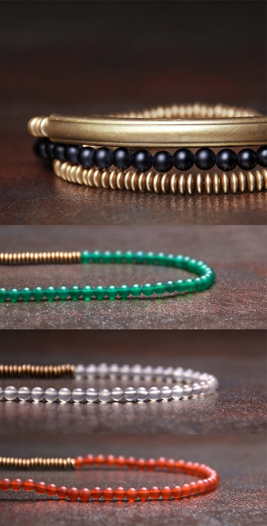 Bracelet multi-rangs en pierres et perles de cuivre métallisées