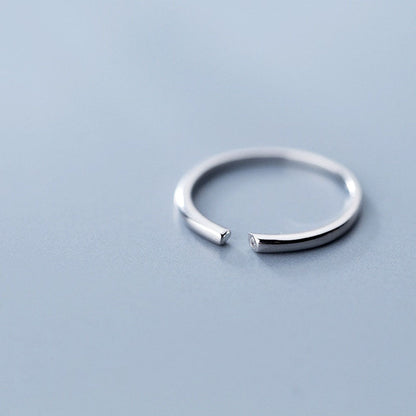 Bague ligne géométrique minimaliste