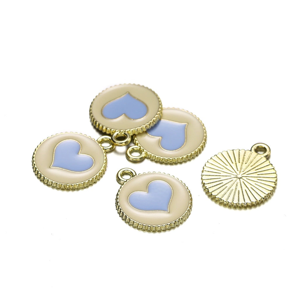 10 pendentifs ronds en alliage en forme de cœur et d'amour