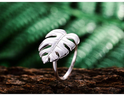 Monstera Leaf Ring 