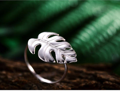 Monstera Leaf Ring 