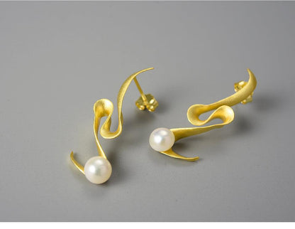 Pearl Spiral Curved Earrings 