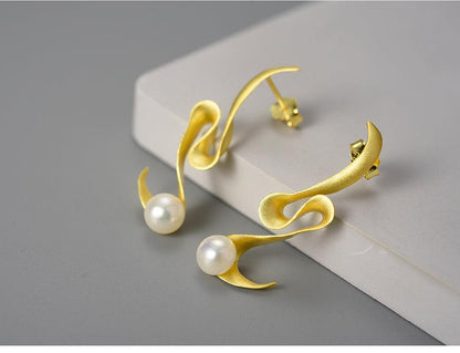 Pearl Spiral Curved Earrings 